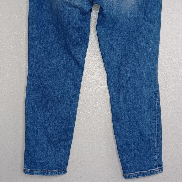 ASOS Design Distressed Mom Jeans - Picture 7 of 11